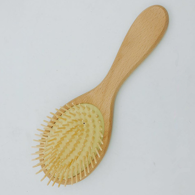 Supplying new long-handled wooden hair combs and popular daily necessities such as wooden massage combs Specification image