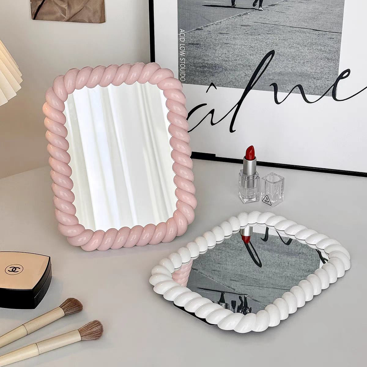 ins奶油化妆镜简约浴室梳妆台镜可爱可立克挂女学生宿舍台式镜子详情7