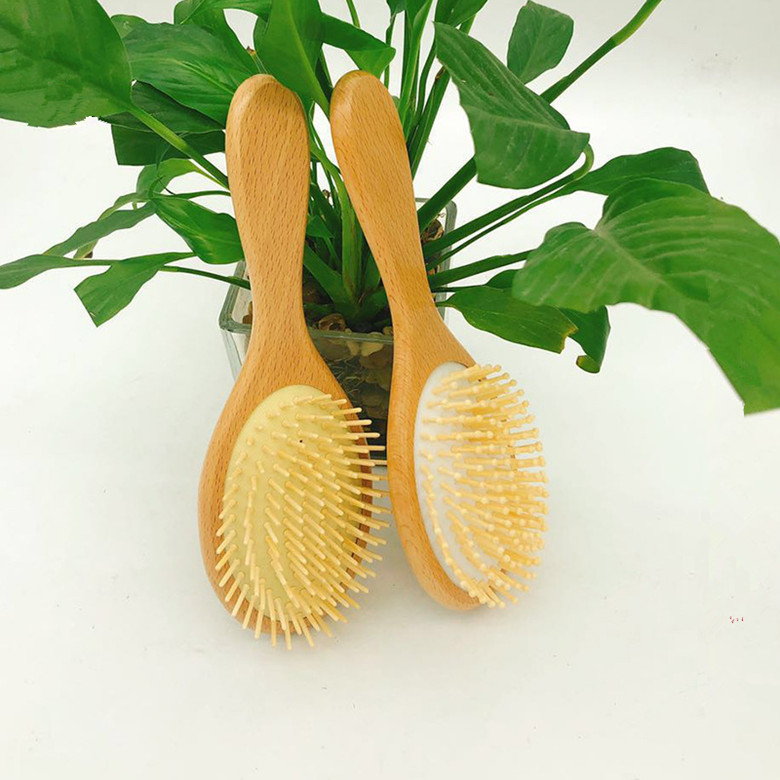 Supplying new long-handled wooden hair combs and popular daily necessities such as wooden massage combs details Picture