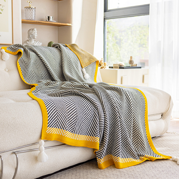 Nordic-style living room sofa blanket, knitted nap blanket, office autumn and winter air conditioning blanket, bed end cover blanket, car cover blanket Specification image