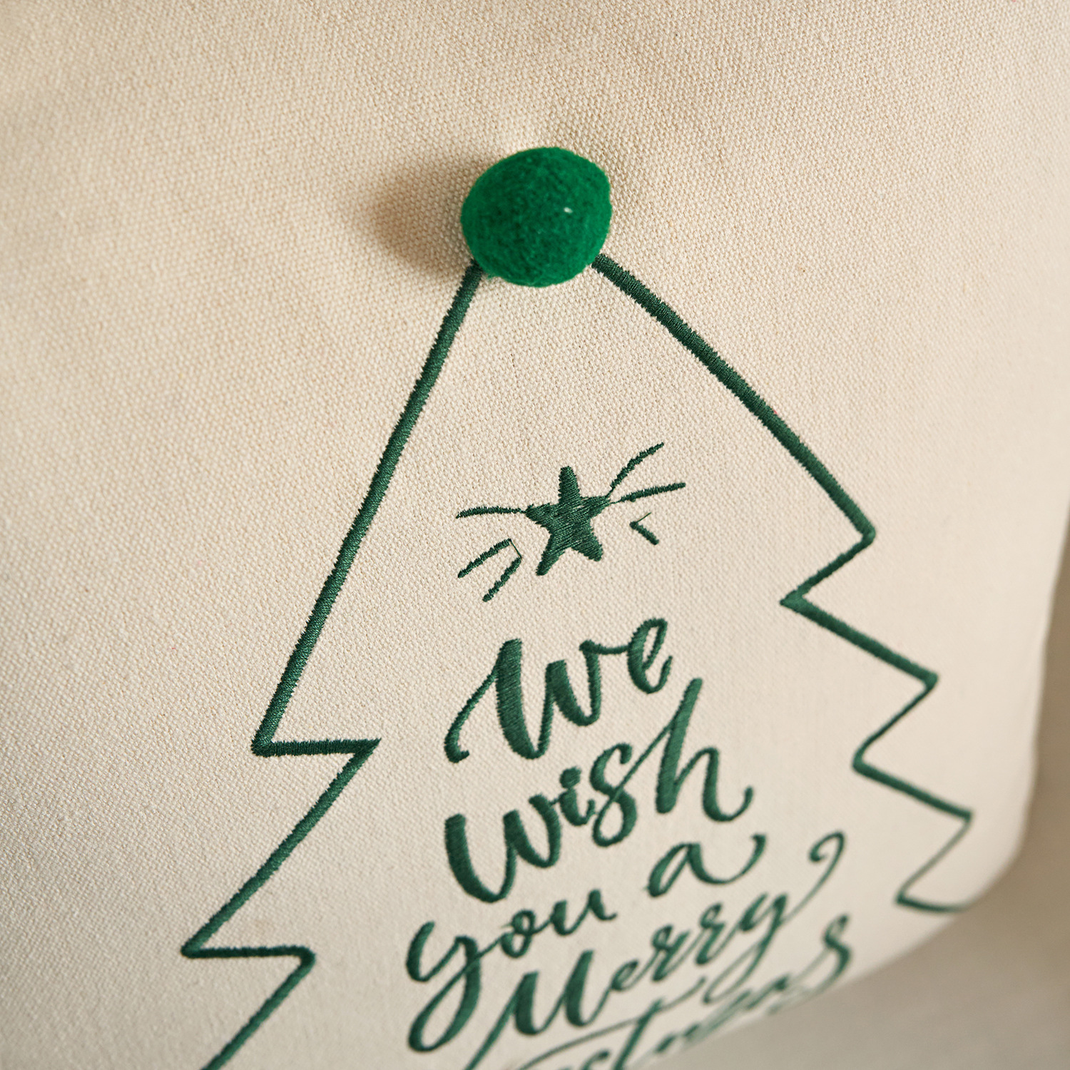 Cross-border new Christmas embroidered pillow cushion cover, Christmas tree with balls, 45X45, bed home pillowcase Specification image