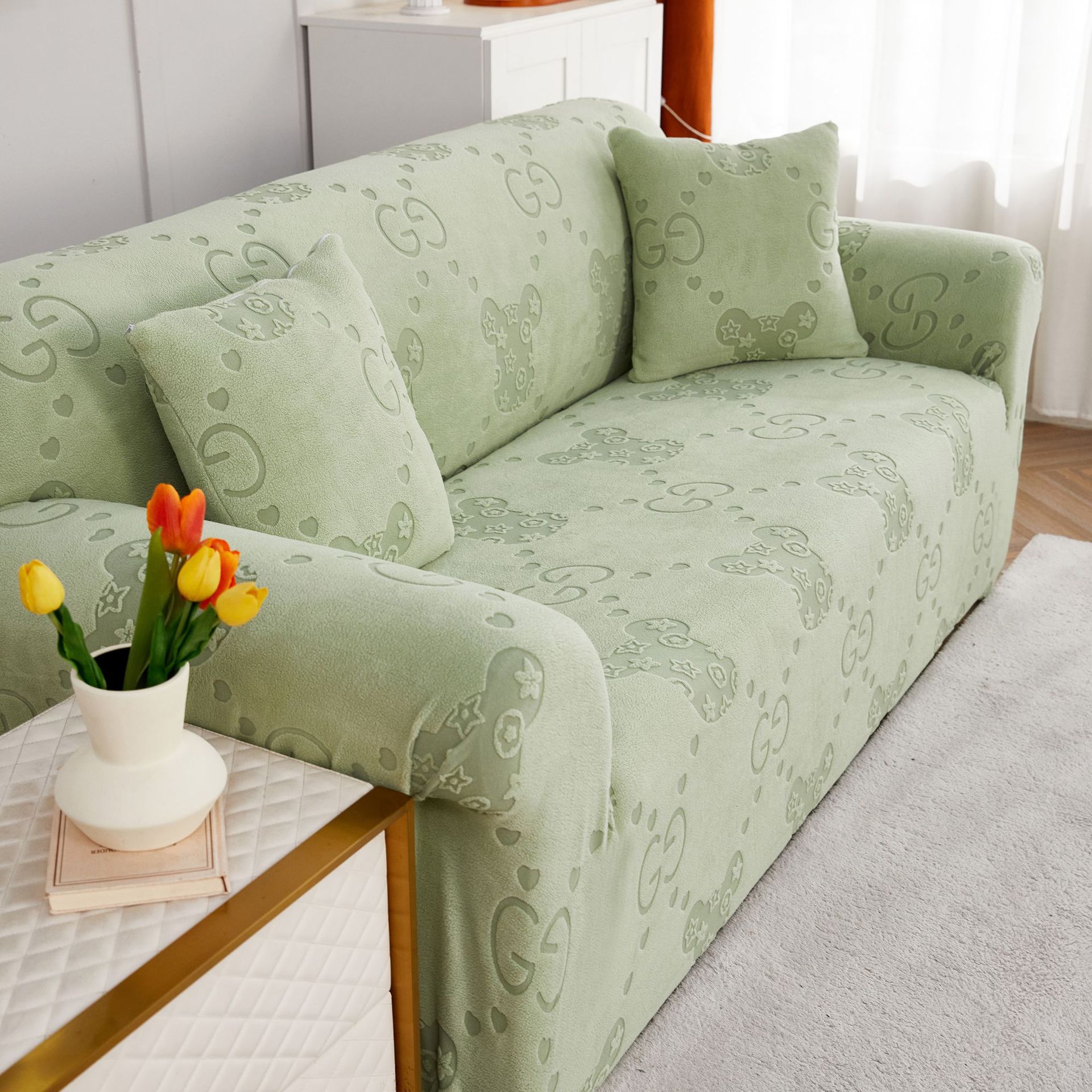 Cross-border Amazon jacquard fleece Cool Bear three-dimensional sofa cover, anti-slip single and double person combination full package elastic sofa cover details Picture