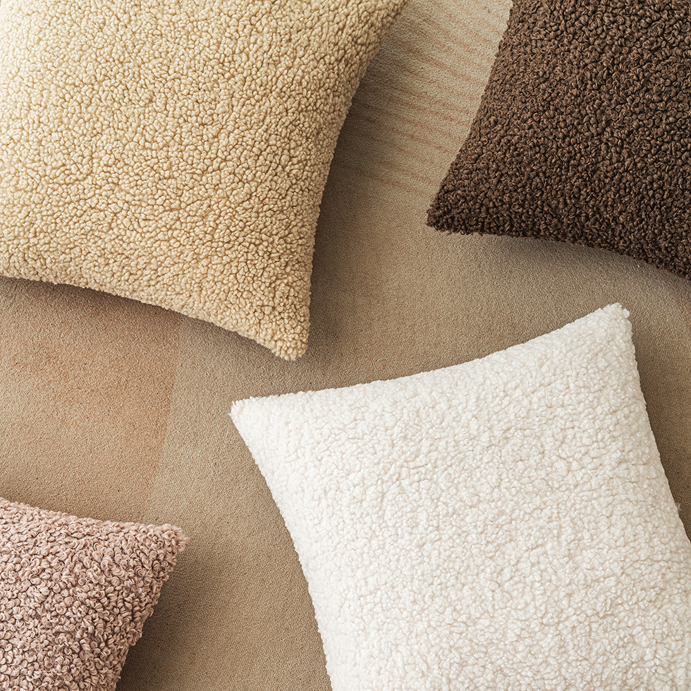 ins风羊羔绒抱枕纯色卷毛抱枕套简约沙发靠垫靠枕办公腰枕套批发