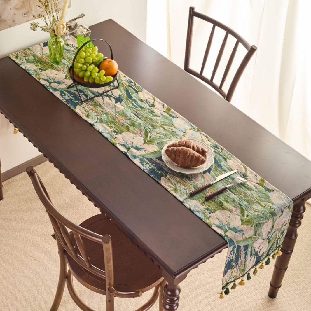 Country-style table flag, Monet oil painting, green tea flag, tea room decoration, coffee table, chest of drawers, long dining flag Specification image