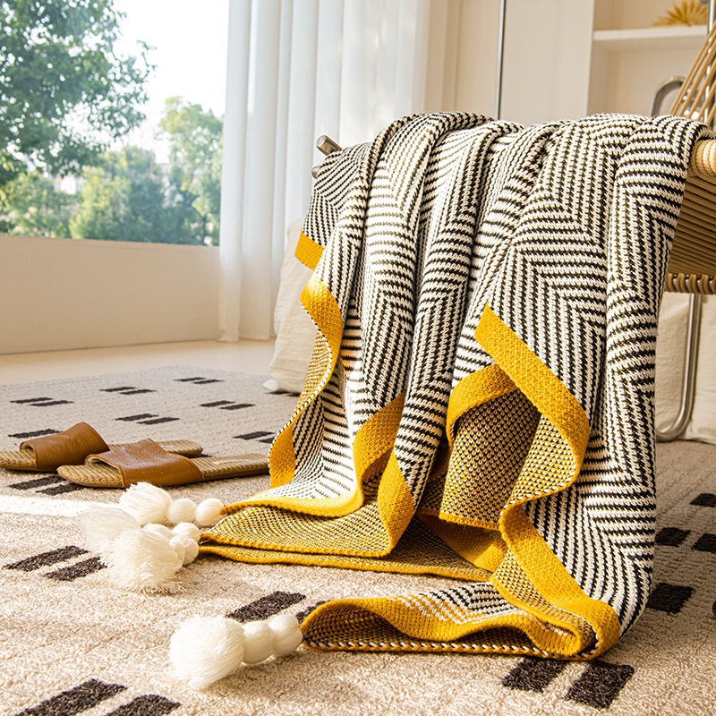 Nordic-style living room sofa blanket, knitted nap blanket, office autumn and winter air conditioning blanket, bed end cover blanket, car cover blanket