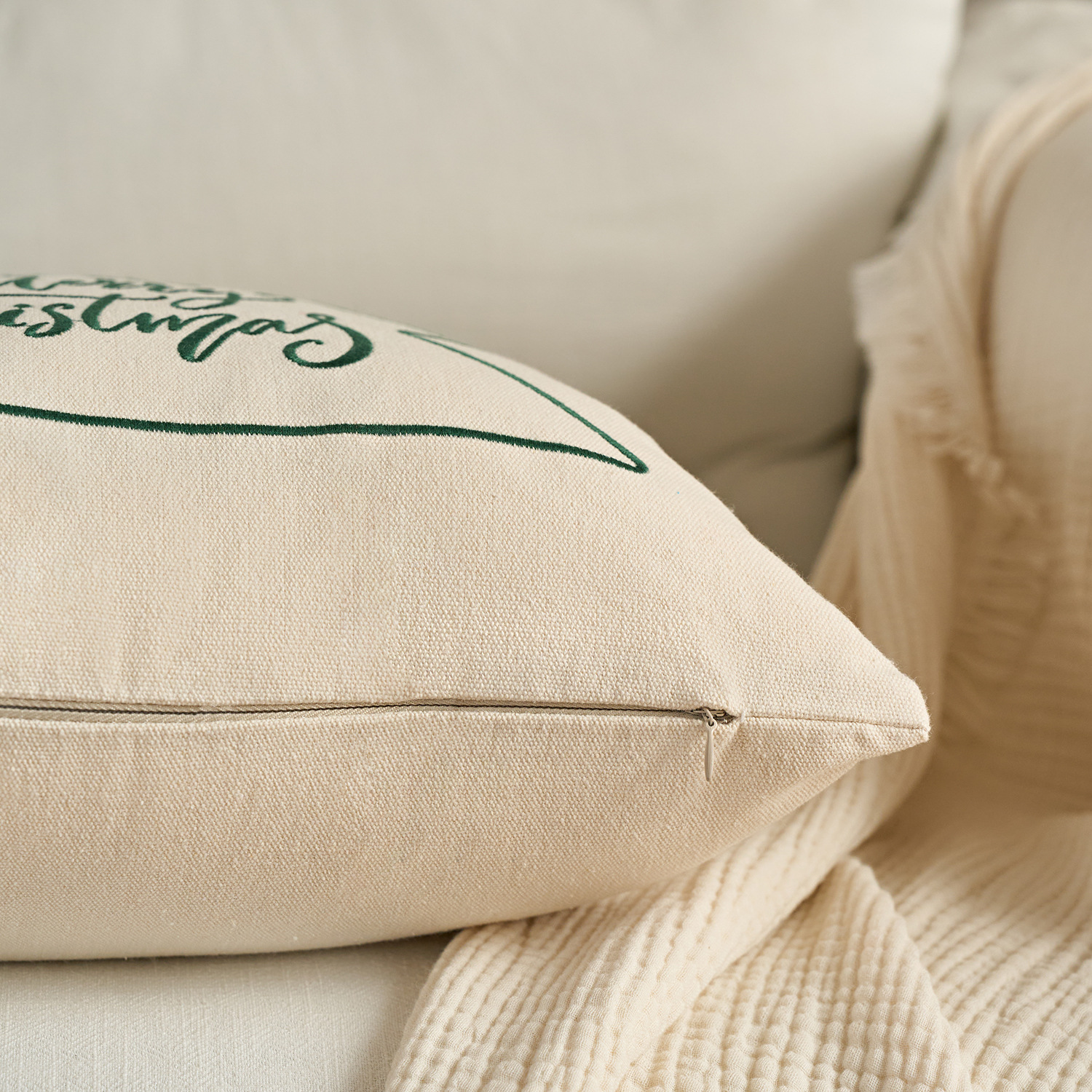 Cross-border new Christmas embroidered pillow cushion cover, Christmas tree with balls, 45X45, bed home pillowcase details Picture
