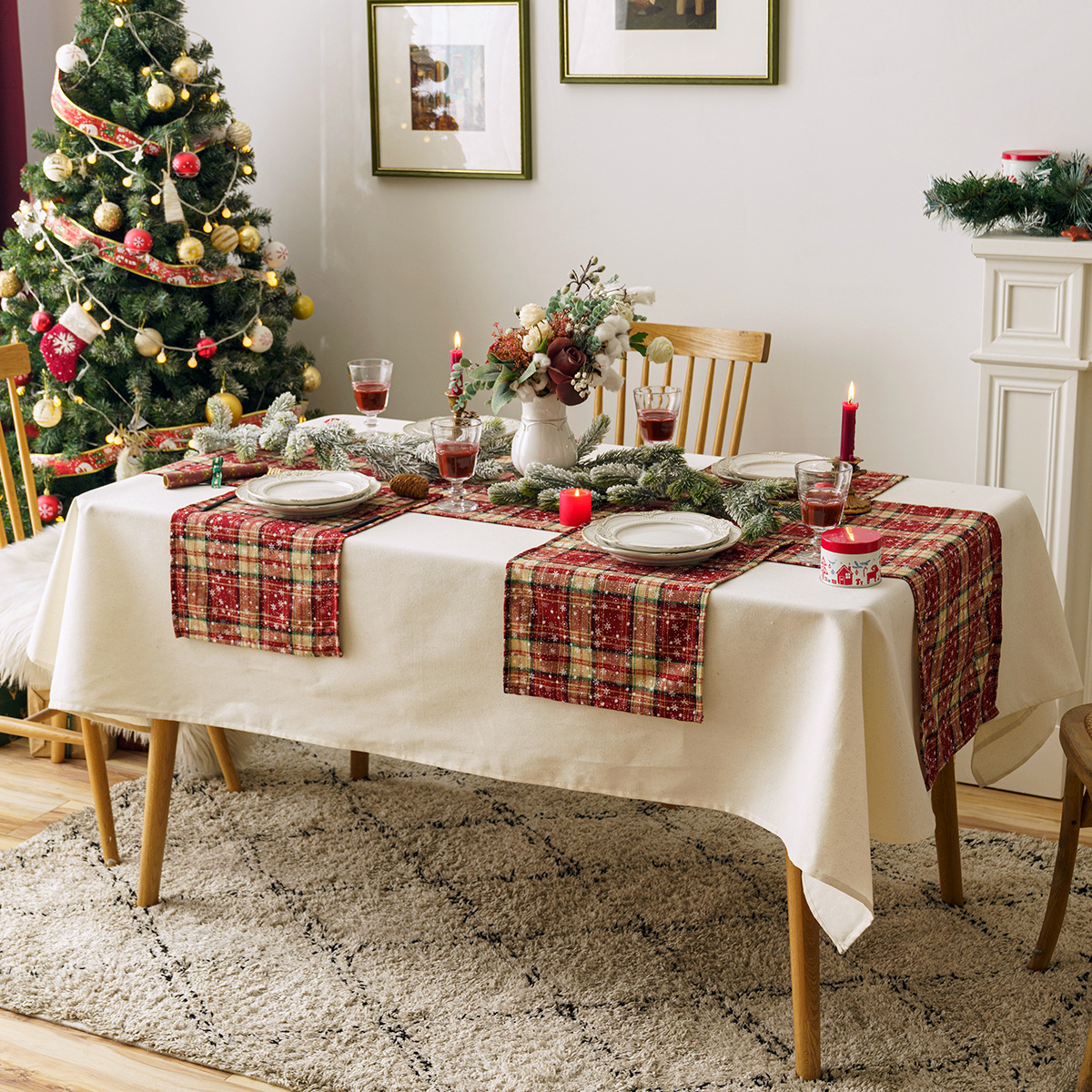 Wholesale of cross-border checkered snowflake printed table flags and placemats, Christmas decorative fabric kitchen Western table MATS and tableware MATS