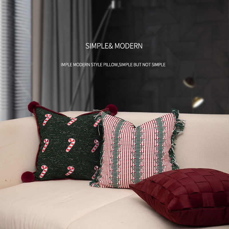 The manufacturer supplies Christmas gift pillows, sofa cushions, living room and bedroom pillows, pillow covers, and the same style of red and green cotton thread pillows Specification image