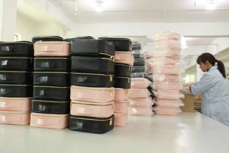 新款皮质化妆包大容量全屏大镜子便携化妆品收纳盒化妆箱旅行包详情18