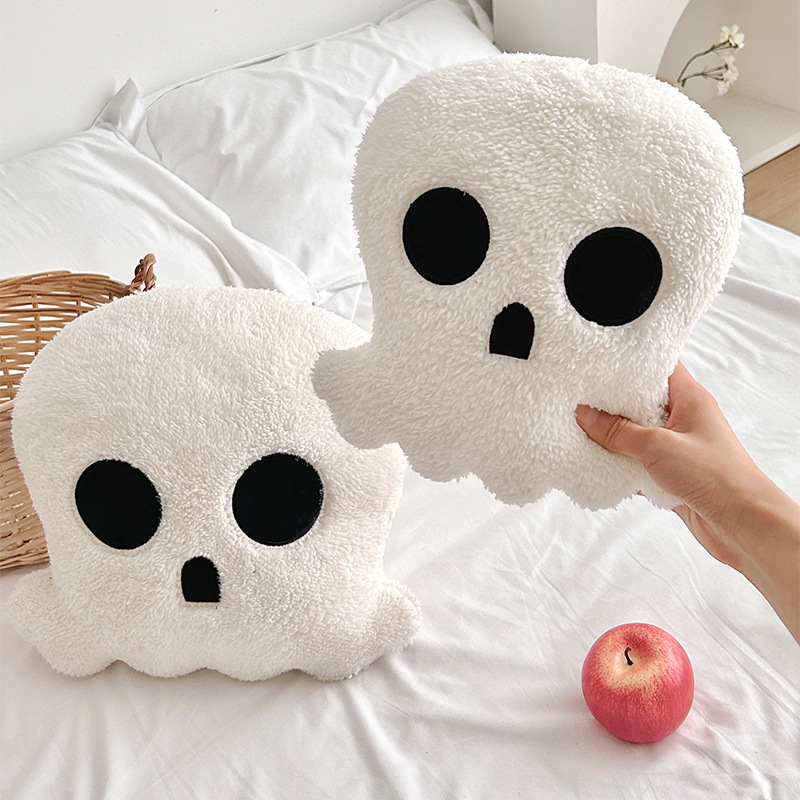 New skull pillow Halloween party decorative cushion American home fabric sofa pillow doll details Picture