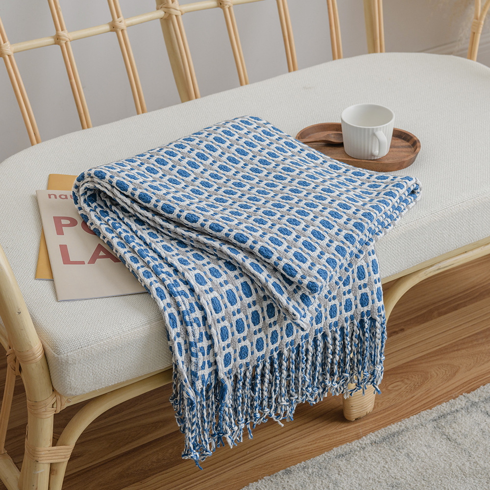 Wholesale of Nordic InS-style blankets, sofas, woven nap blankets, tassels, summer air-conditioned woolen bed tail cover blankets Item Picture