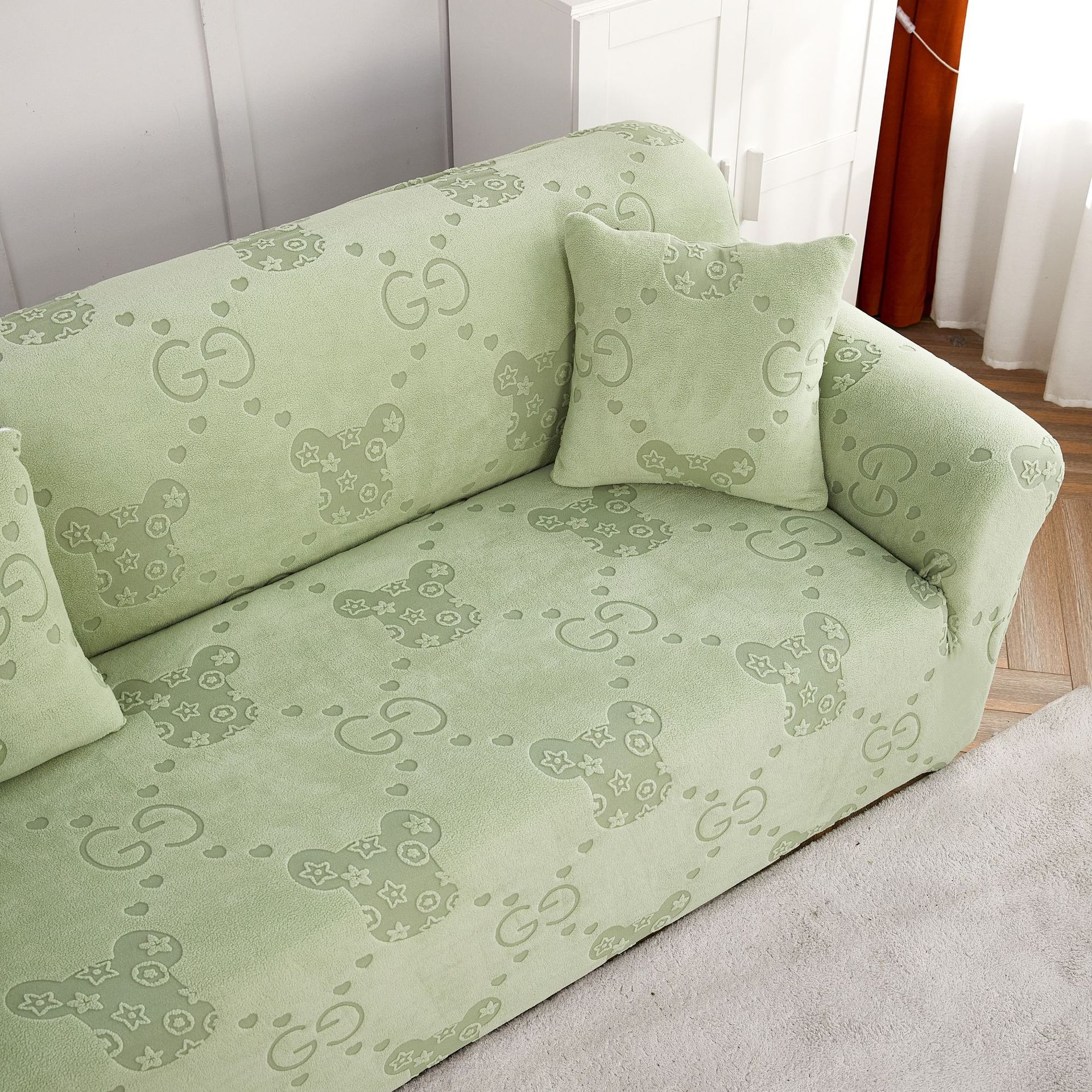 Cross-border Amazon jacquard fleece Cool Bear three-dimensional sofa cover, anti-slip single and double person combination full package elastic sofa cover Specification image