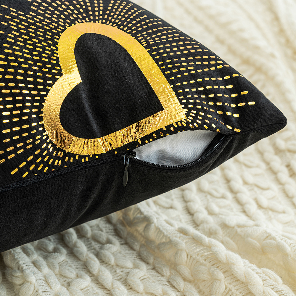 Black velvet printed throw pillow, gilded heart lip print pillow cover, sofa cushion cover, Valentine's Day atmosphere throw pillow Specification image