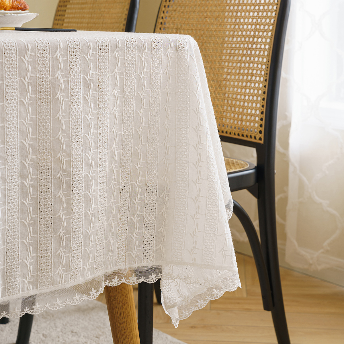 Light luxury country-style white lace tablecloth, embroidered fabric decorative tablecloth, coffee table, square table, picnic mat, photo background cloth