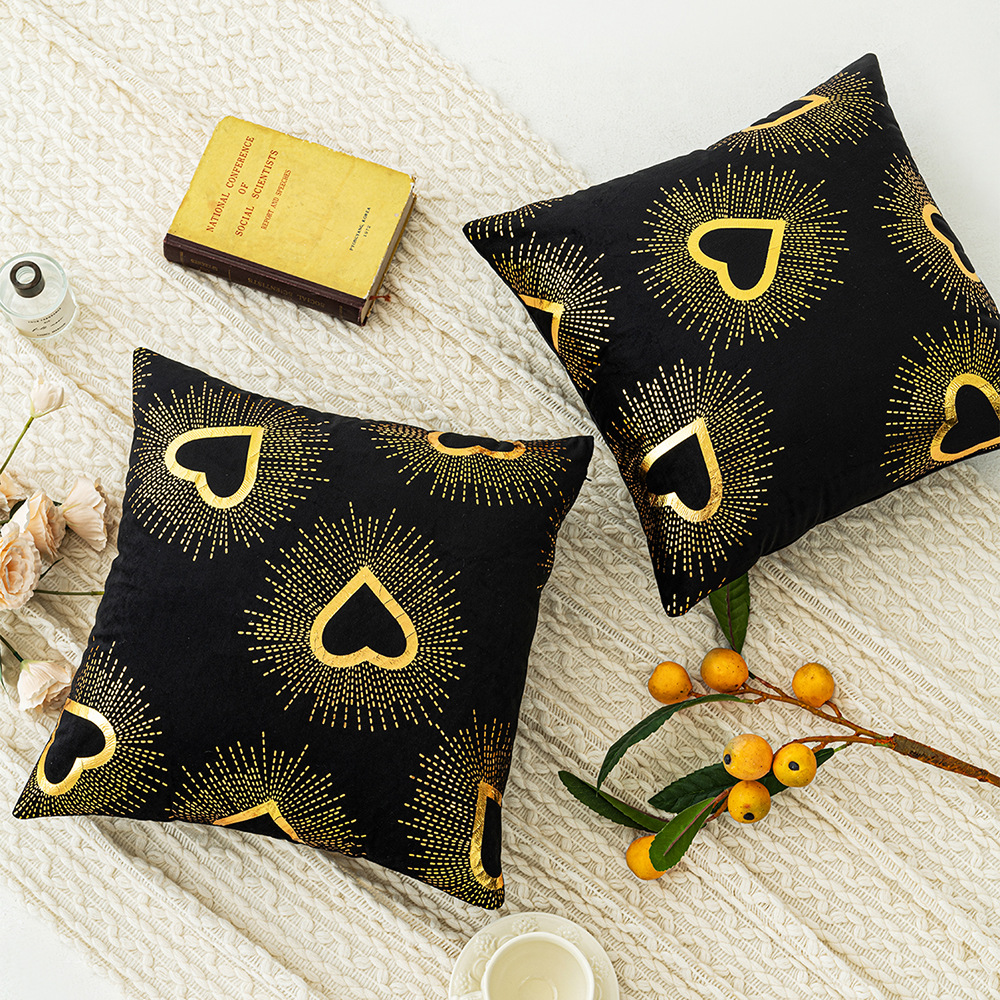 Black velvet printed throw pillow, gilded heart lip print pillow cover, sofa cushion cover, Valentine's Day atmosphere throw pillow details Picture