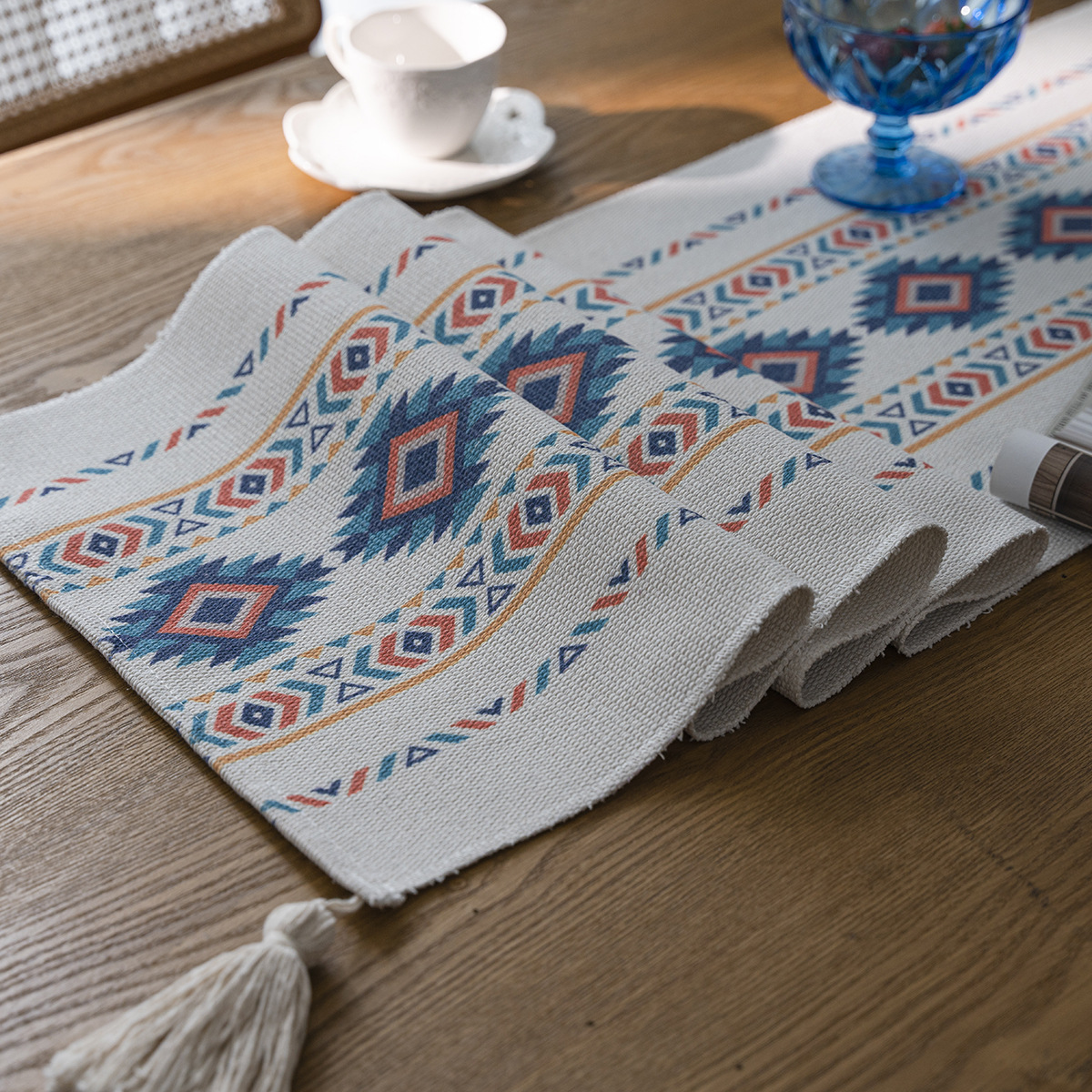 The Bohemian fringed geometric rhombus dining table fabric beautifies and decorates the entrance hall. Factory direct hair Specification image