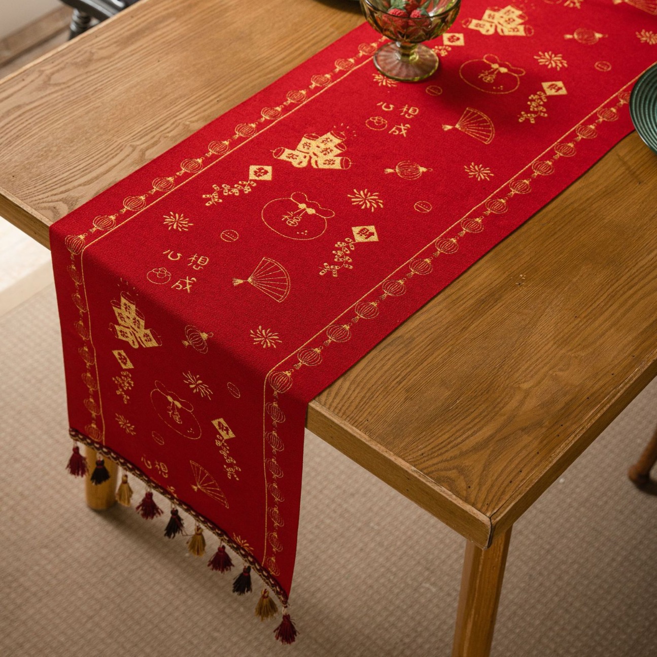 Bai Fu table flag jacquard red New Year color-blocking Spring Festival dining table fabric New Year coffee table bed flag Item Picture