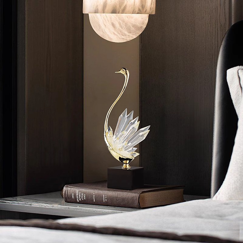 Light luxury natural crystal swan ornaments, high-end living room art, wedding gifts, alloy decorative items, handicrafts factory details Picture