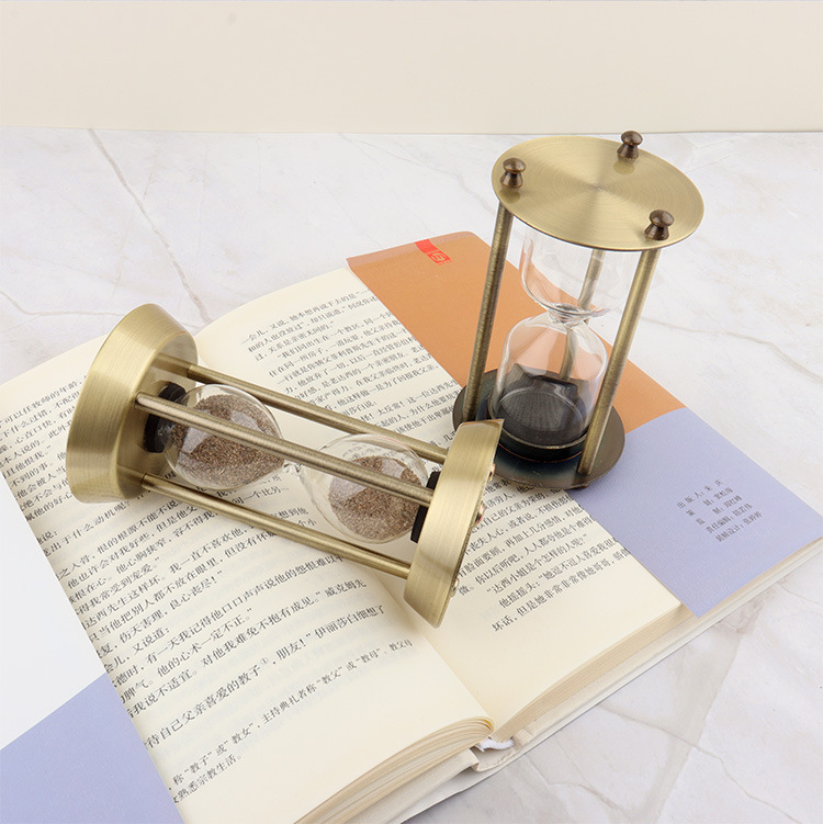 The 2022 new products can be self-installed with a metal hourglass, creative hourglass, metal handicrafts, ornaments and timers pic 9