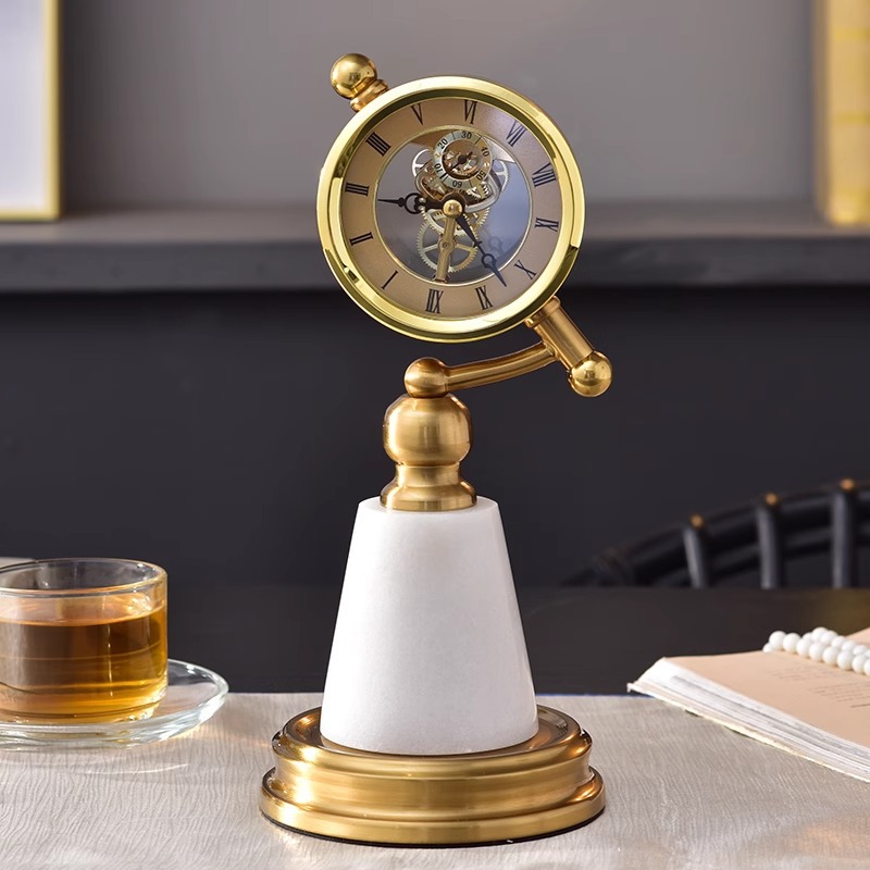 创意轻奢桌面钟表摆件高级感家居办公室台书房酒柜装饰品工艺品