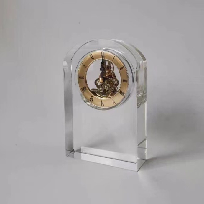Crystal light luxury model room, transparent glass, crystal, metal clock, pendulum clock, ornaments and ornaments, living room, antique display stand details Picture