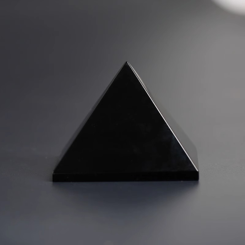 Obsidian pyramid ornaments, black crystal car raw stone, living room, office, home and study decoration pyramid Item Picture