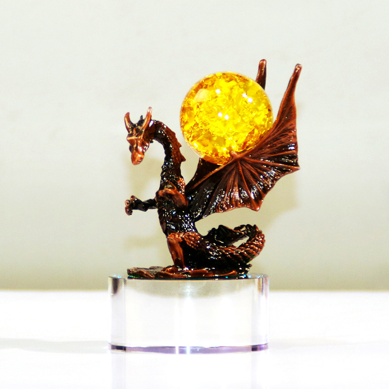 Metal pterodactyl crystal ball ornaments, desk and wine cabinet decoration, modern creative model room metal ornaments and handicrafts Item Picture