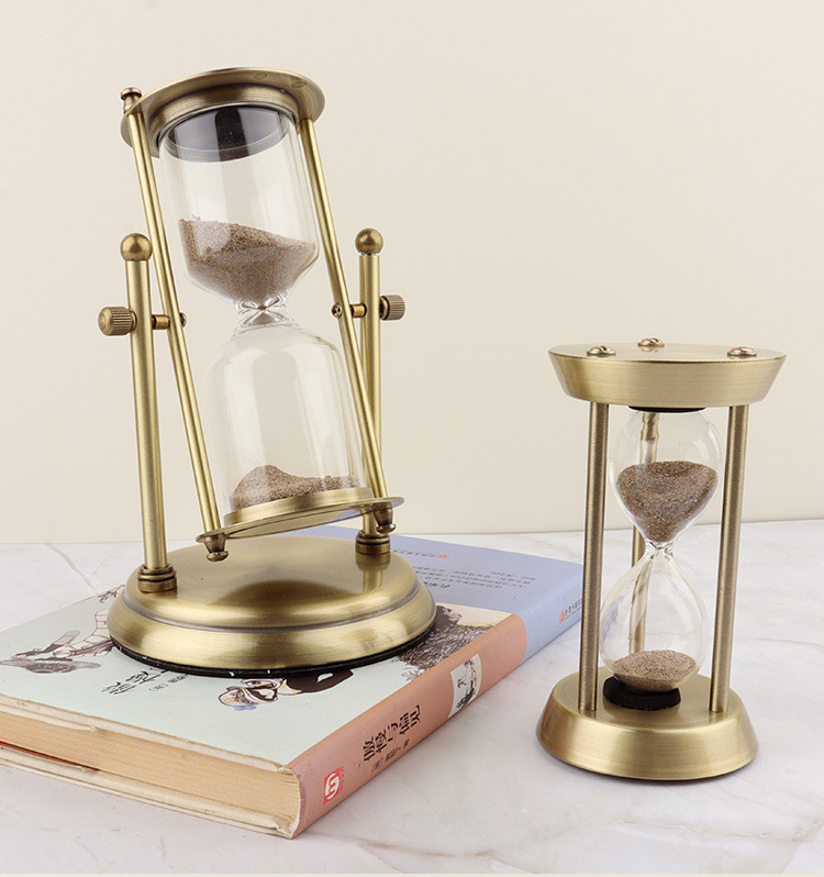 The 2022 new products can be self-installed with a metal hourglass, creative hourglass, metal handicrafts, ornaments and timers pic 1