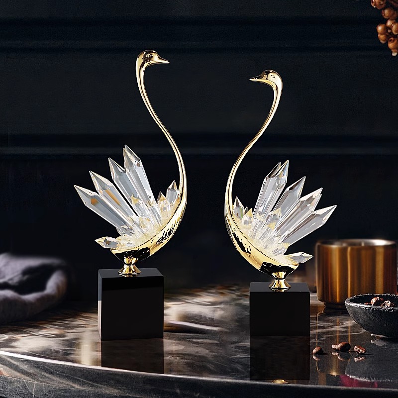 Light luxury natural crystal swan ornaments, high-end living room art, wedding gifts, alloy decorative items, handicrafts factory