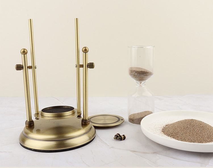 The 2022 new products can be self-installed with a metal hourglass, creative hourglass, metal handicrafts, ornaments and timers pic 3