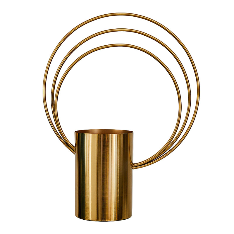 European-style light luxury metal electroplated vase ornaments, high-end and creative living room window sill decorative plate handicrafts wholesale factory Application Scenario