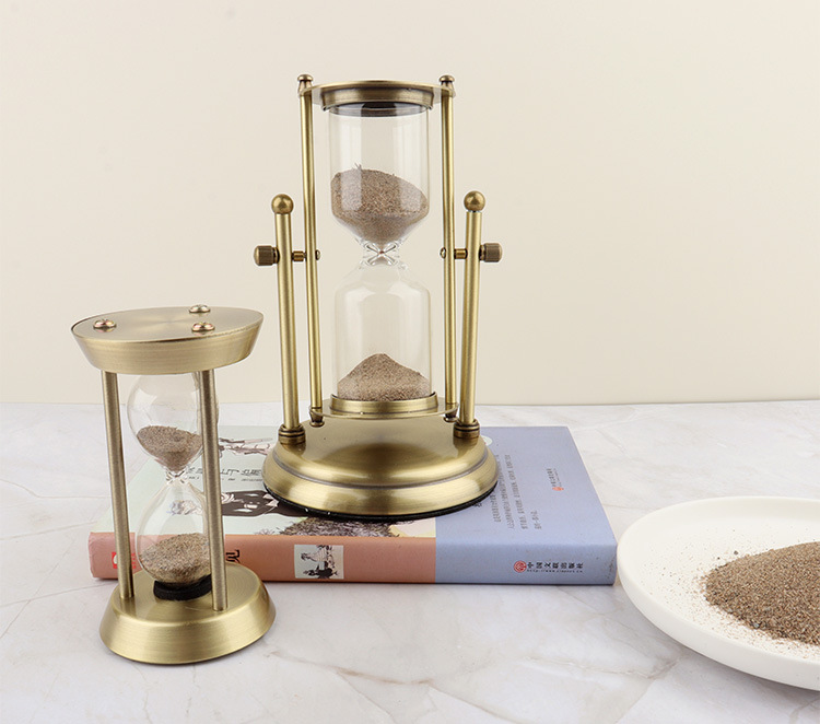 The 2022 new products can be self-installed with a metal hourglass, creative hourglass, metal handicrafts, ornaments and timers pic 5