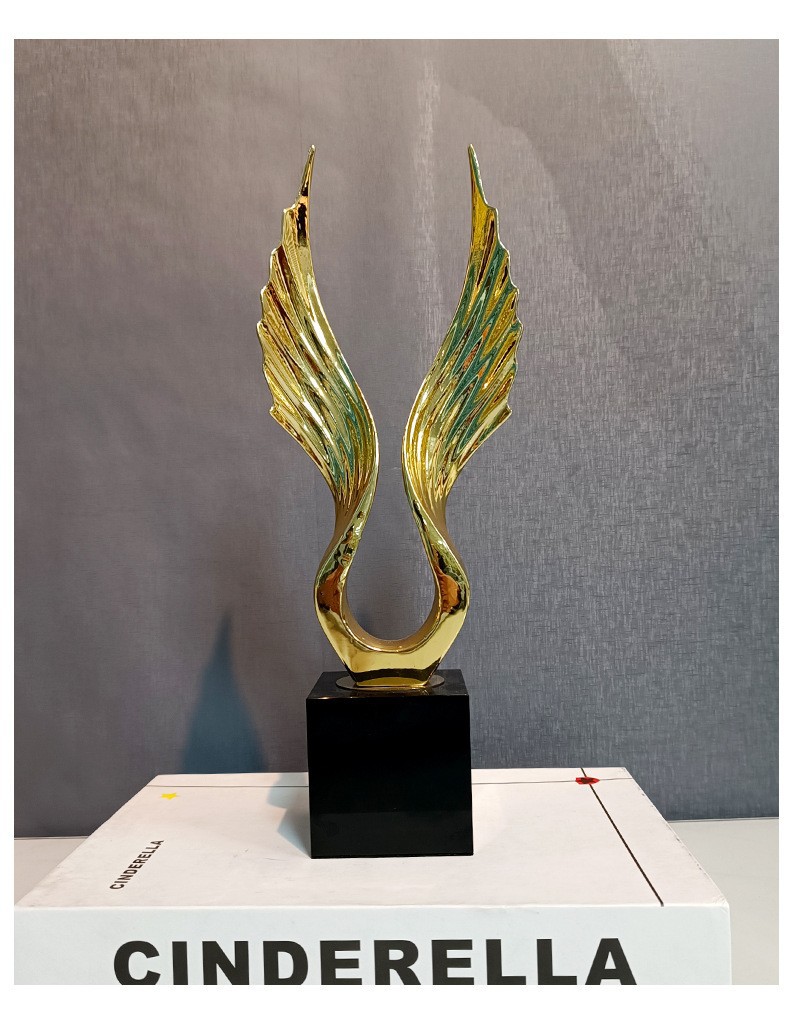 Simple and luxurious brass golden eagle high-end decorative items for home living rooms, high-end artistic decorative handicrafts and ornaments wholesale pic 8