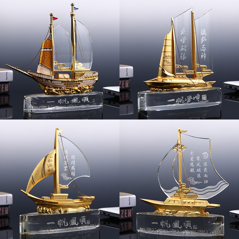Crystal sailing sailboat ornaments, handicrafts, home, office, living room, wine cabinet decorations, business gifts