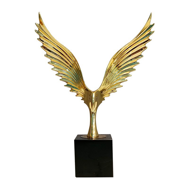 Simple and luxurious brass golden eagle high-end decorative items for home living rooms, high-end artistic decorative handicrafts and ornaments wholesale Specification image