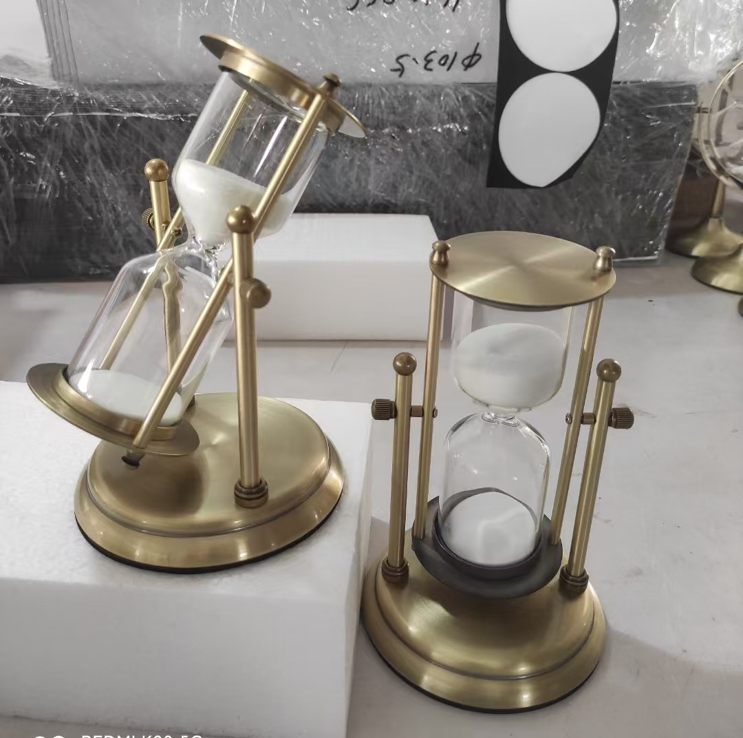 Golden Classic rotating hourglass timer, a high-end home decoration piece, creative flowing sand decoration gift, glass hourglass decoration piece pic 9