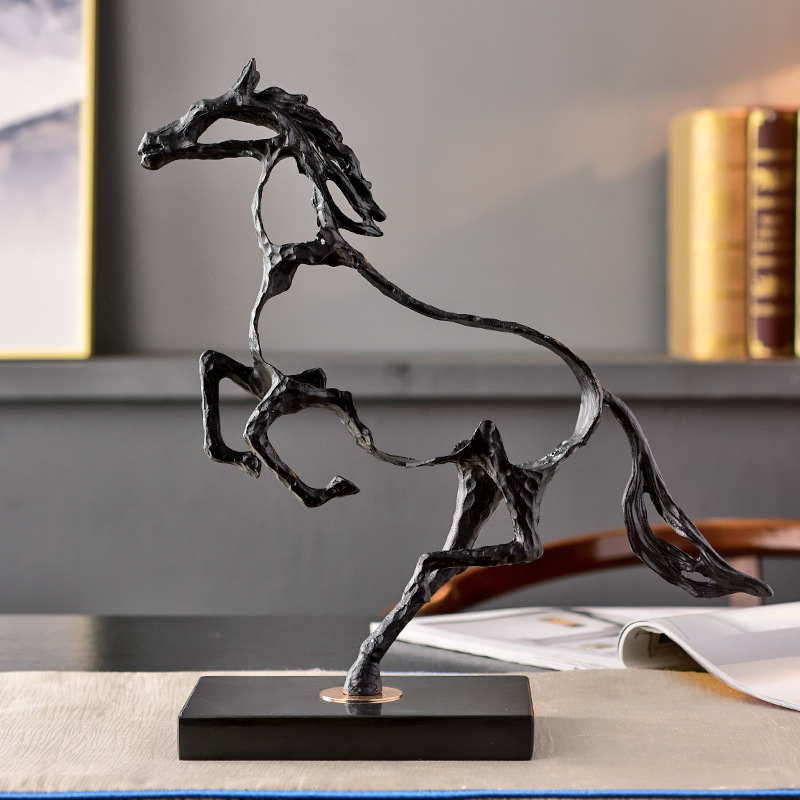 Cross-border horse ornaments, high-end and creative home living room metal animal decoration gifts, gift handicrafts wholesale details Picture