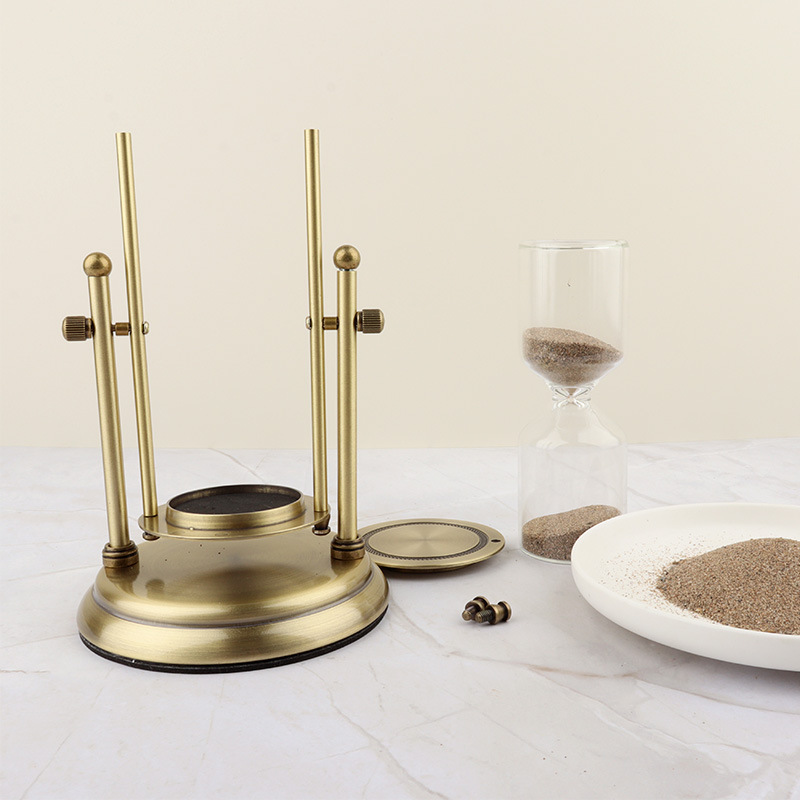 The 2022 new products can be self-installed with a metal hourglass, creative hourglass, metal handicrafts, ornaments and timers details Picture