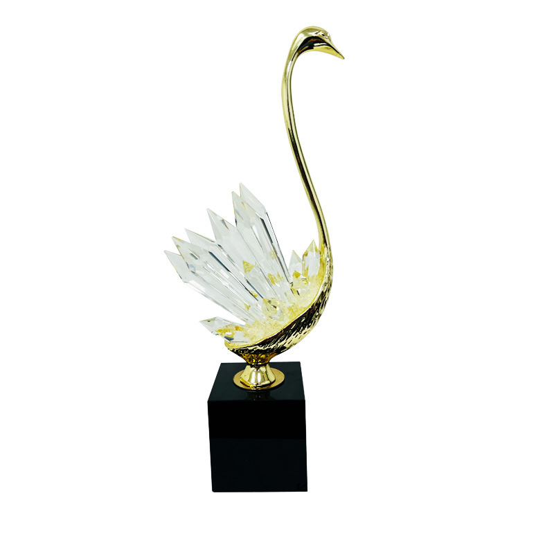 Light luxury natural crystal swan ornaments, high-end living room art, wedding gifts, alloy decorative items, handicrafts factory Application Scenario