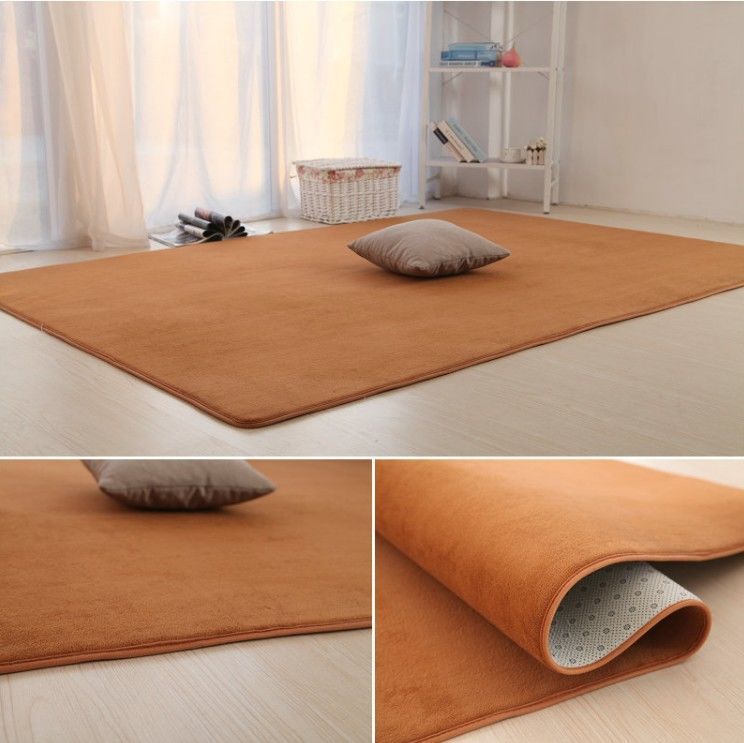 The bedroom is covered with a large area of carpet, which is dirt-resistant for the girl. The living room is fully covered with room carpets and tatami floor MATS. The girl sleeps on the floor pic 7