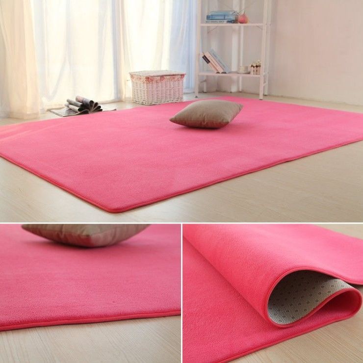 The bedroom is covered with a large area of carpet, which is dirt-resistant for the girl. The living room is fully covered with room carpets and tatami floor MATS. The girl sleeps on the floor details Picture