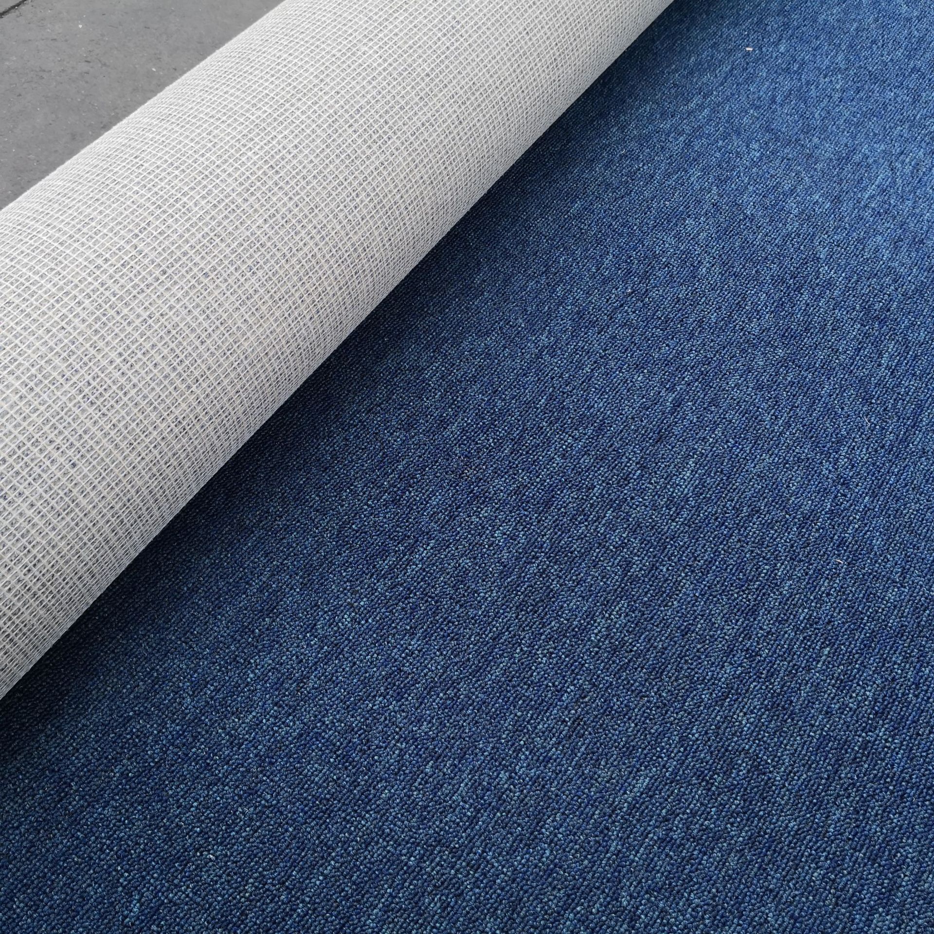 Red Sun Carpet offers full carpeting for offices, living rooms, bedrooms, hotels, factories, exhibition halls, and direct sales from the manufacturer