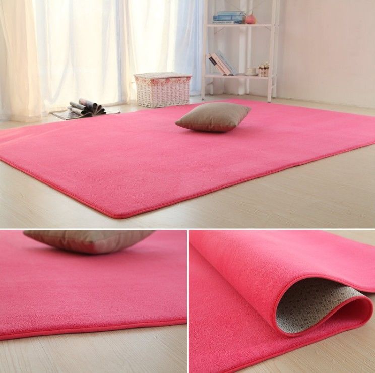 The bedroom is covered with a large area of carpet, which is dirt-resistant for the girl. The living room is fully covered with room carpets and tatami floor MATS. The girl sleeps on the floor pic 5