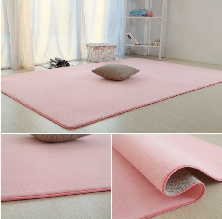 The bedroom is covered with a large area of carpet, which is dirt-resistant for the girl. The living room is fully covered with room carpets and tatami floor MATS. The girl sleeps on the floor pic 4