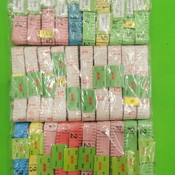 本店有货优价美的小皮尺，用途多多，颜色可随客人定制欢迎来采购