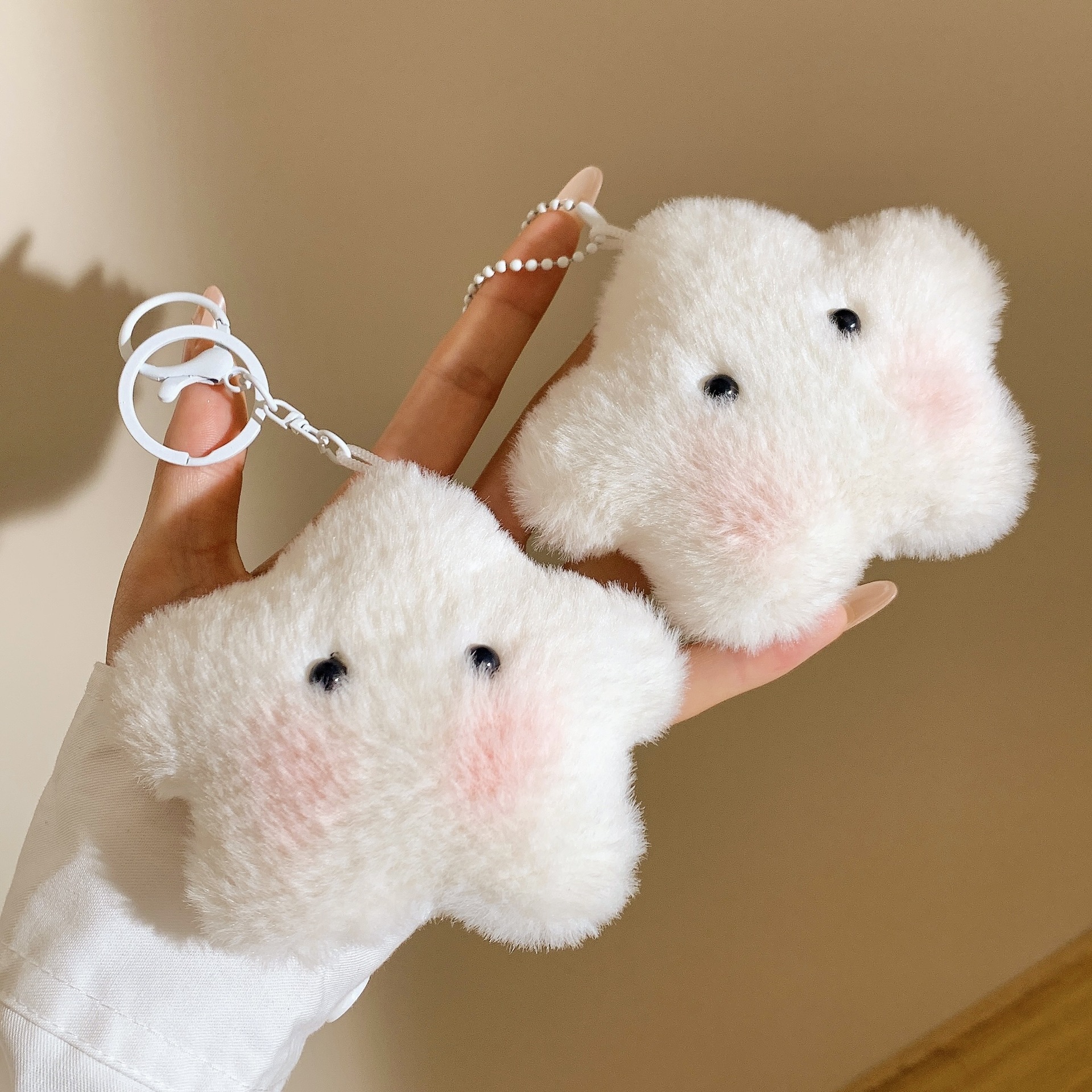Cute plush toy pendants for event street stalls, girlish keychains, bags, accessories and small gifts details Picture