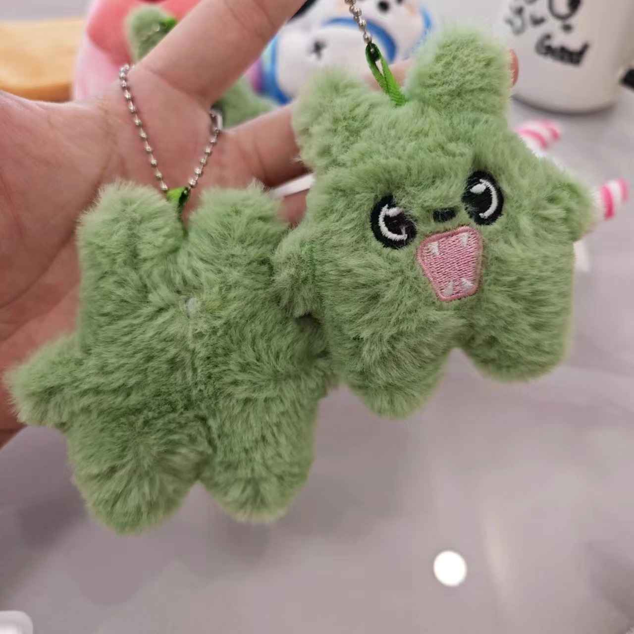 Xiaohongshu's same style of little snow monster plush keychain, cute mouse schoolbag pendant, bag accessory, claw machine doll Specification image