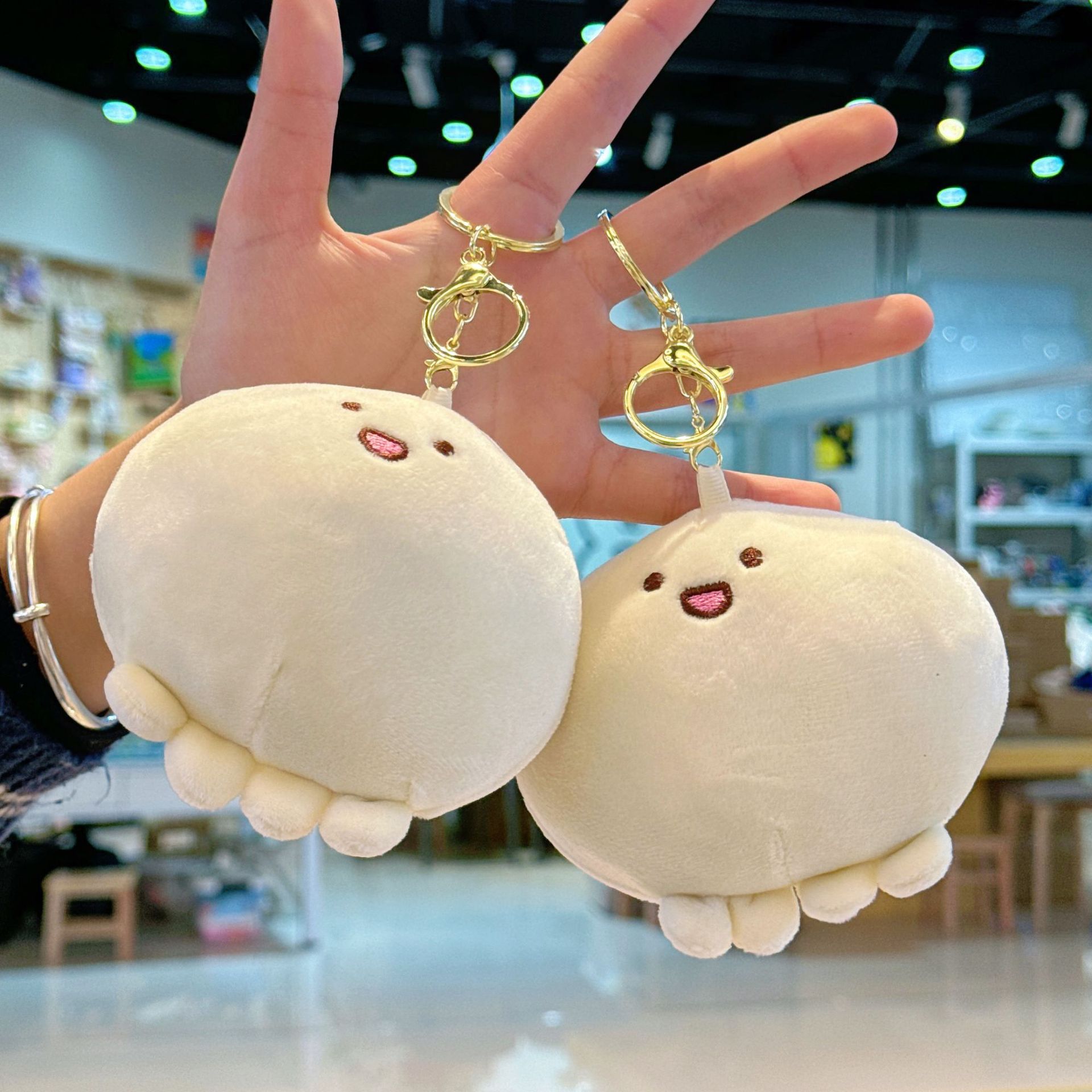 Cute octopus balls, plush keychains, girlish dolls, pendants, schoolbags, bag decorations, and claw machine dolls wholesale details Picture