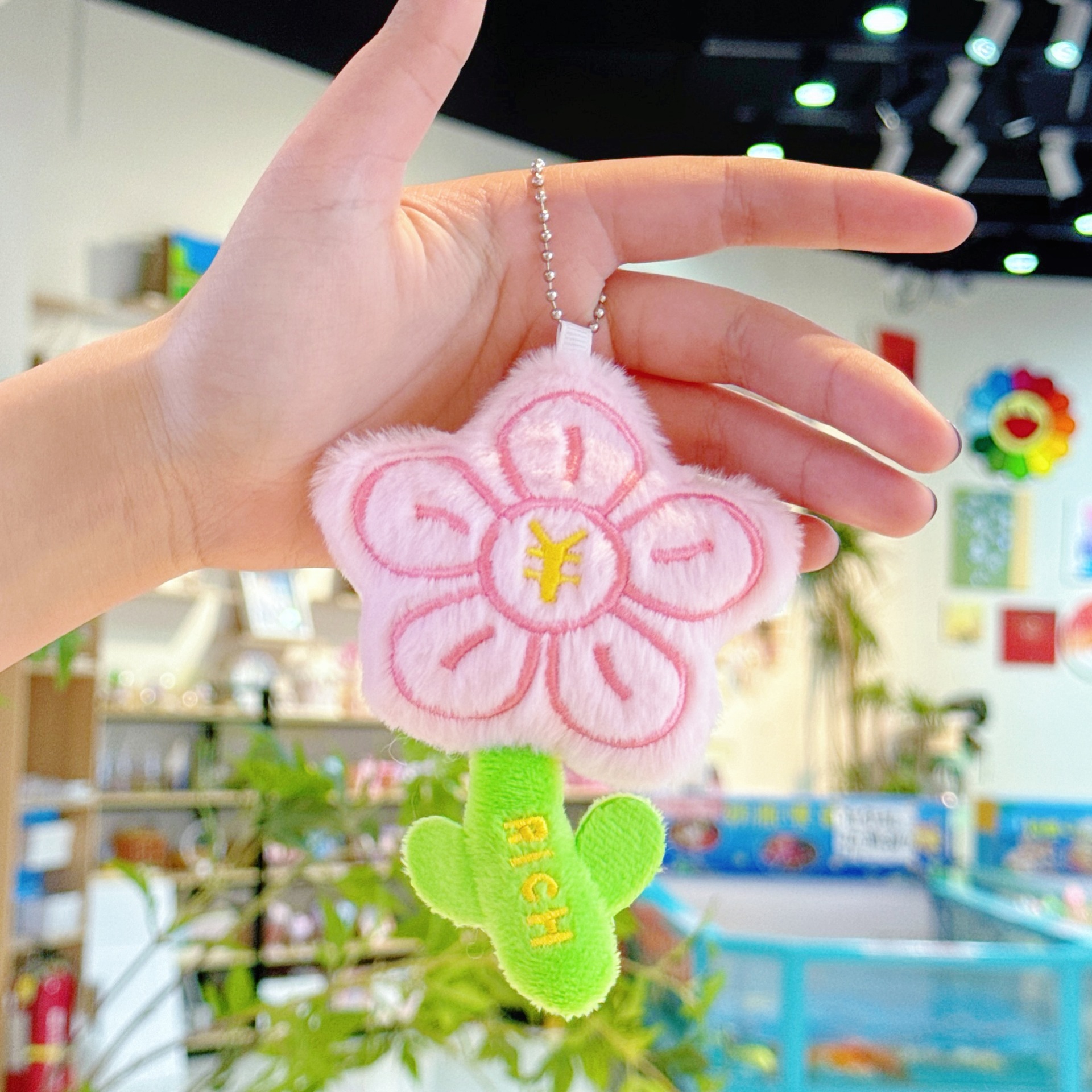 Wholesale of creative, cute and adorable flower pendants, plush toys, figurines, bags, pendants, dolls, keychains, bouquets and dolls pic 11