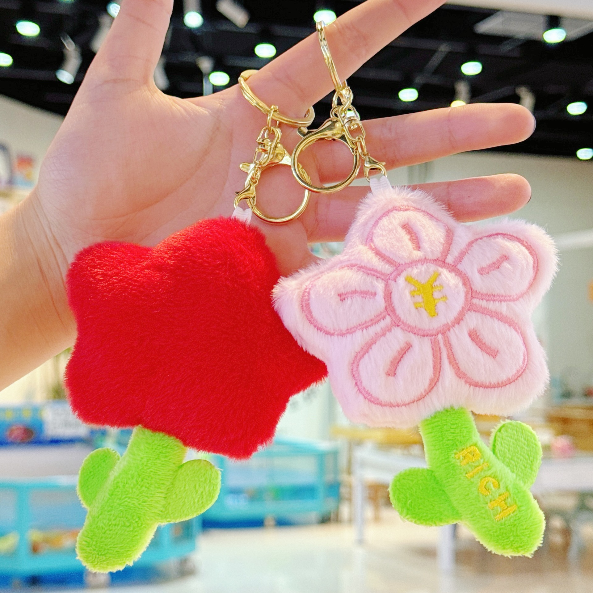 Wholesale of creative, cute and adorable flower pendants, plush toys, figurines, bags, pendants, dolls, keychains, bouquets and dolls pic 7